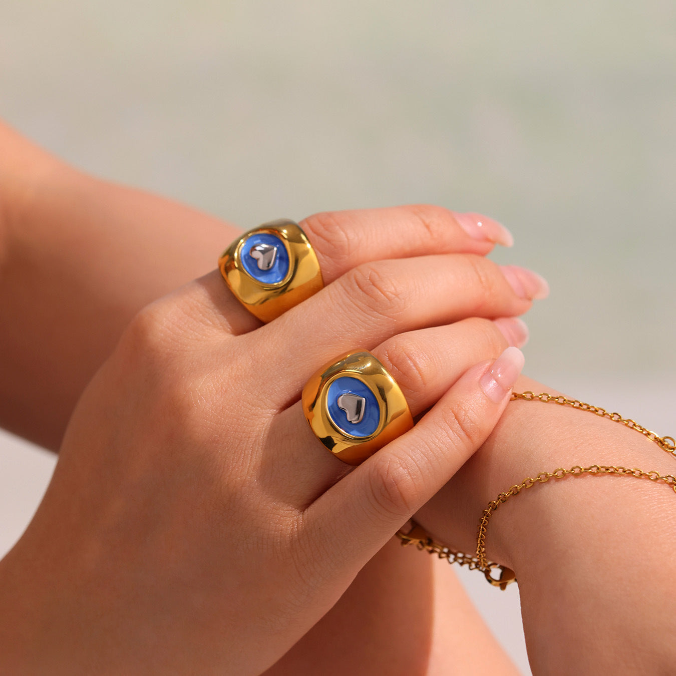 Damenring mit elegantem Herzmotiv aus hochwertigem Edelstahl Shop Nory
