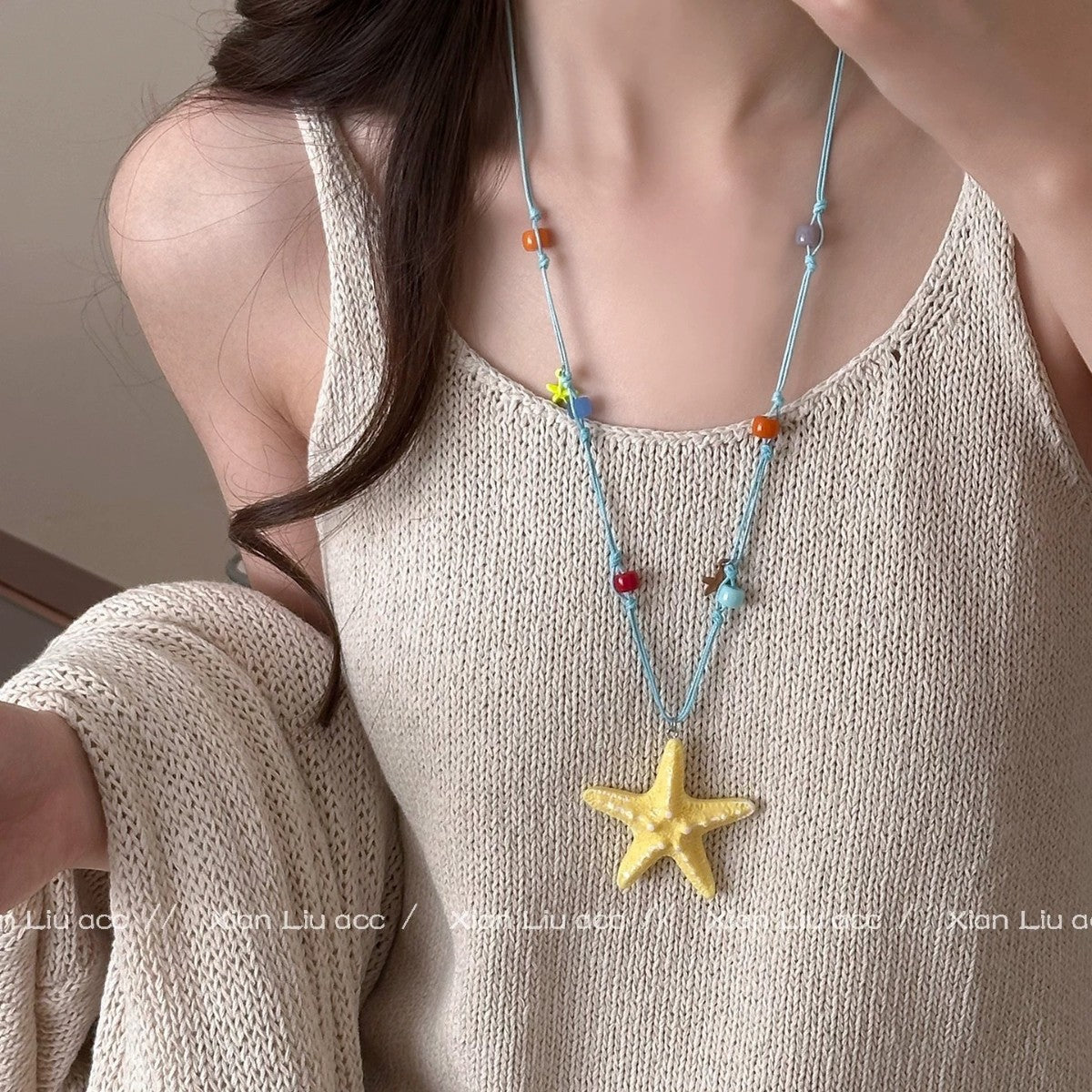 Damen Kette mit buntem Seestern-Anhänger und verspielten Perlendetails Shop Nory
