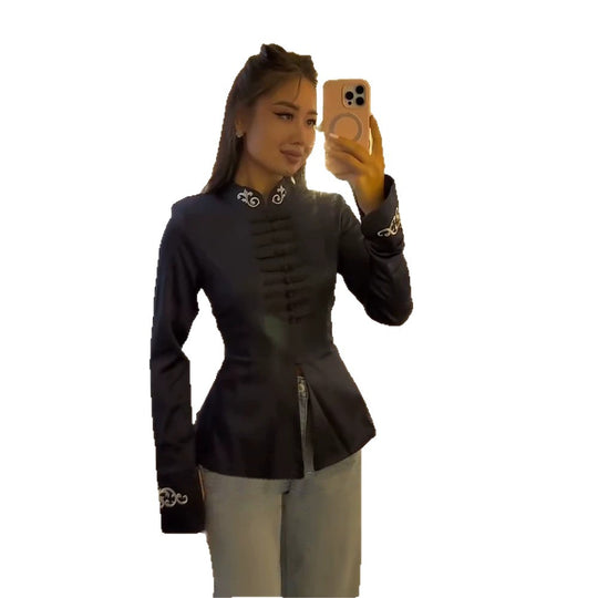 Damen Tailliertes Satin-Jackett mit Mandarinkragen, dekorativen Kordelverschlüssen und bestickten Manschetten Shop Nory