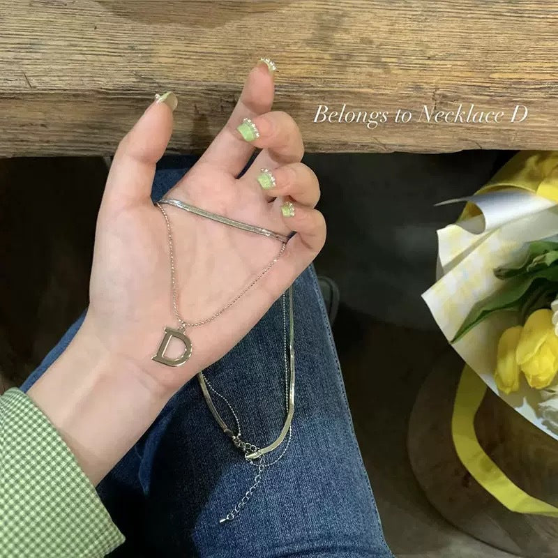Damen Kette mit elegantem, personalisiertem Buchstabenanhänger Shop Nory