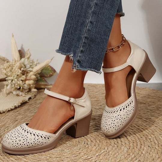 Damen Mary-Jane Pumps mit mittelhohem Blockabsatz, perforiertem Obermaterial und gepolstertem Komfortfußbett Shop Nory