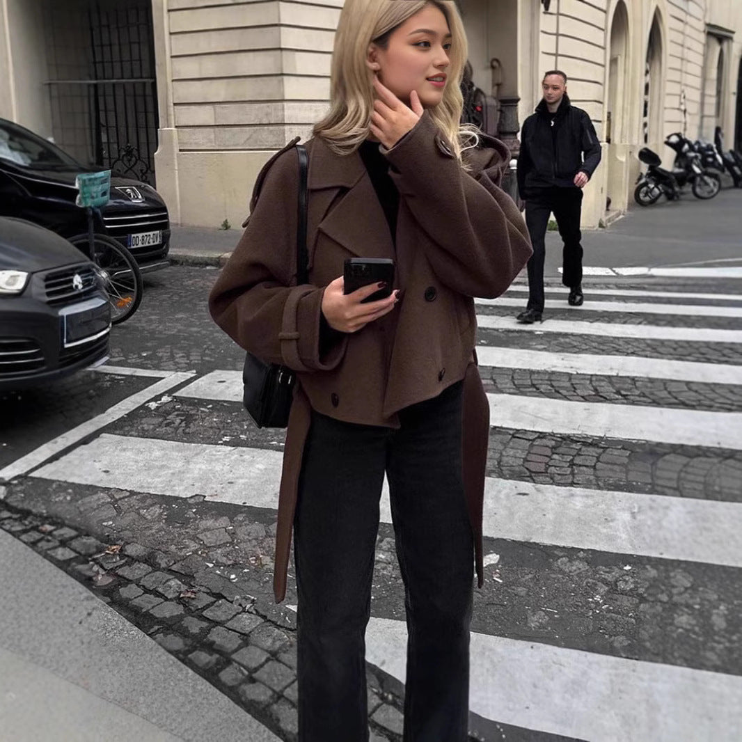 Damen Kurzer Wollmantel mit oversized Kragen, doppelreihiger Knopfleiste und Bindegürtel Shop Nory