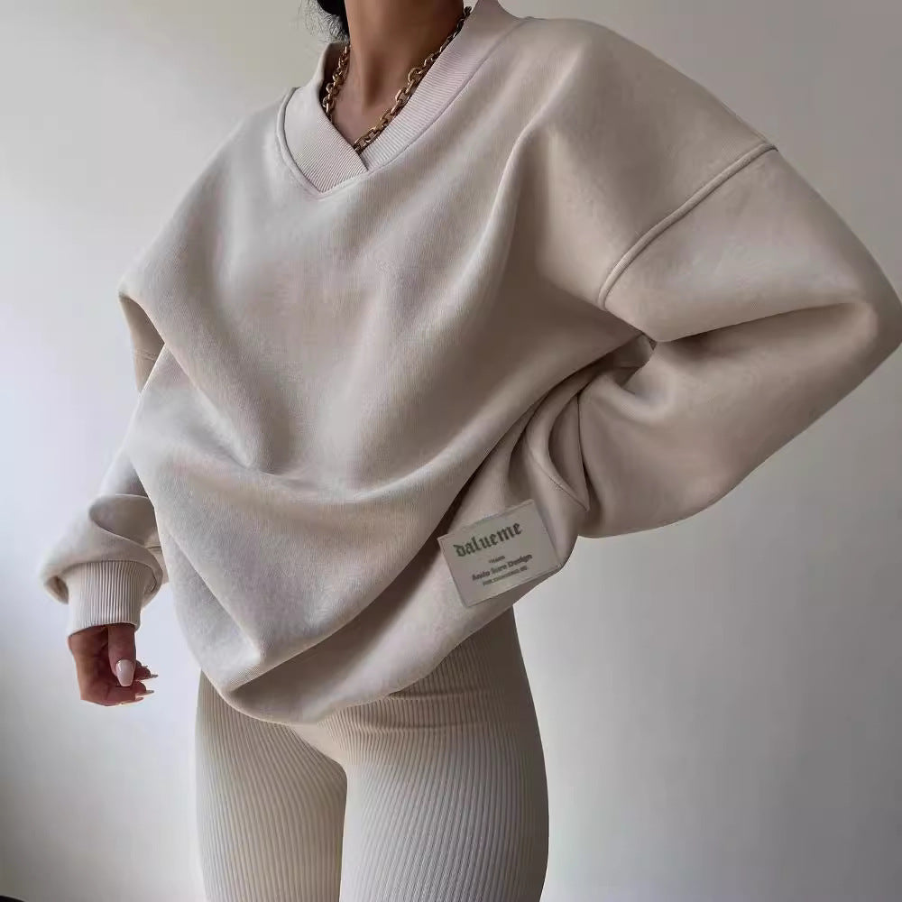 Damen Oversized Sweatshirt mit V-Ausschnitt und geripptem Kragen Shop Nory