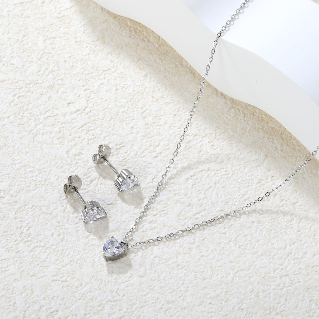 Damen Schmuckset mit filigraner Herz-Halskette und passenden Ohrsteckern Shop Nory
