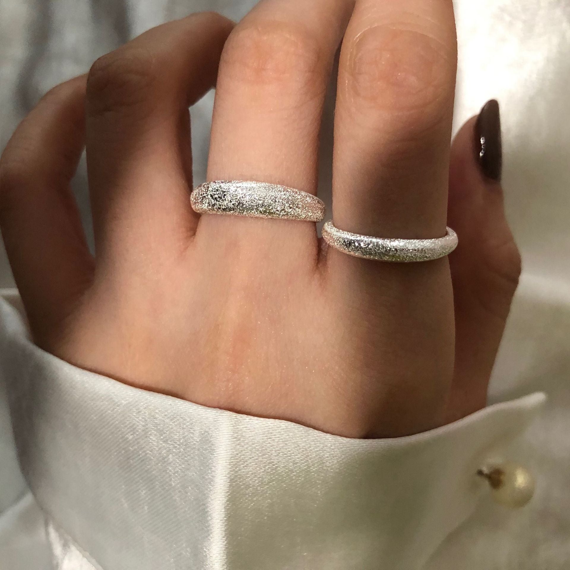 Damen Ring-Set mit glänzenden Oberflächen und exquisiten Texturen Shop Nory