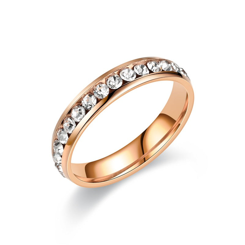 Damen Ring mit funkelndem Zirkonia-Besatz und eleganter Goldoberfläche Shop Nory