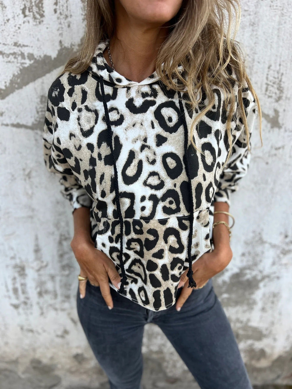 Damen Kapuzenpullover mit lässigem Leopardenmuster und praktischen Seitentaschen