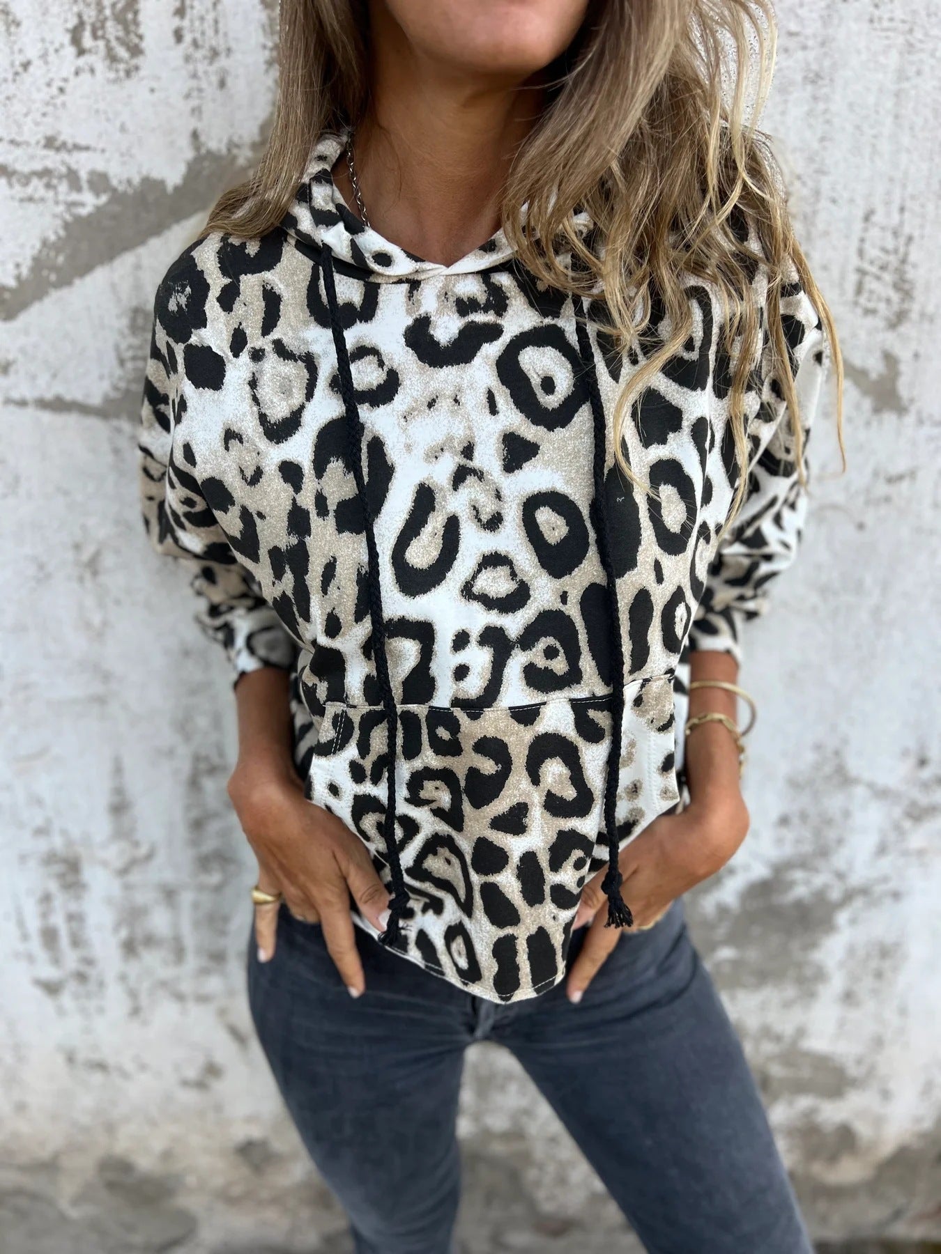 Damen Kapuzenpullover mit lässigem Leopardenmuster und praktischen Seitentaschen