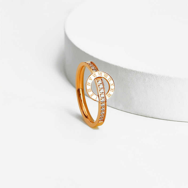 Damen Ring mit römischer Zifferngravur und funkelndem Kristallbesatz Shop Nory