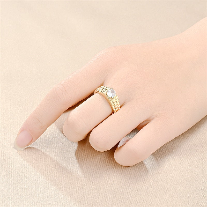 Herren Ring mit kunstvollem reliefartigem Design und glitzerndem Zirkonia Shop Nory