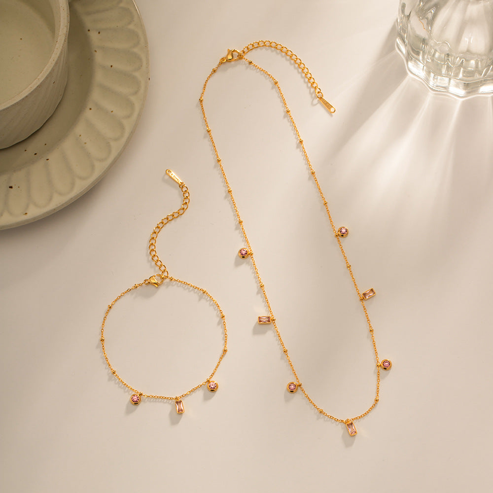 Damen Halskette mit funkelnden Zirkonia-Elementen und elegantem Design Shop Nory