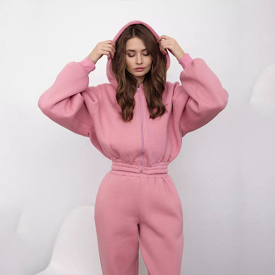 Damen Cropped‑Zip‑Hoodie mit Ballonärmeln und hochgeschnittener Jogginghose mit gerafftem Taillenbund Shop Nory