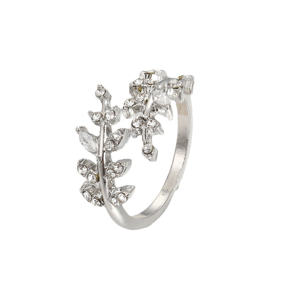 Damenring mit floralem Design und funkelnden Zirkonia Shop Nory