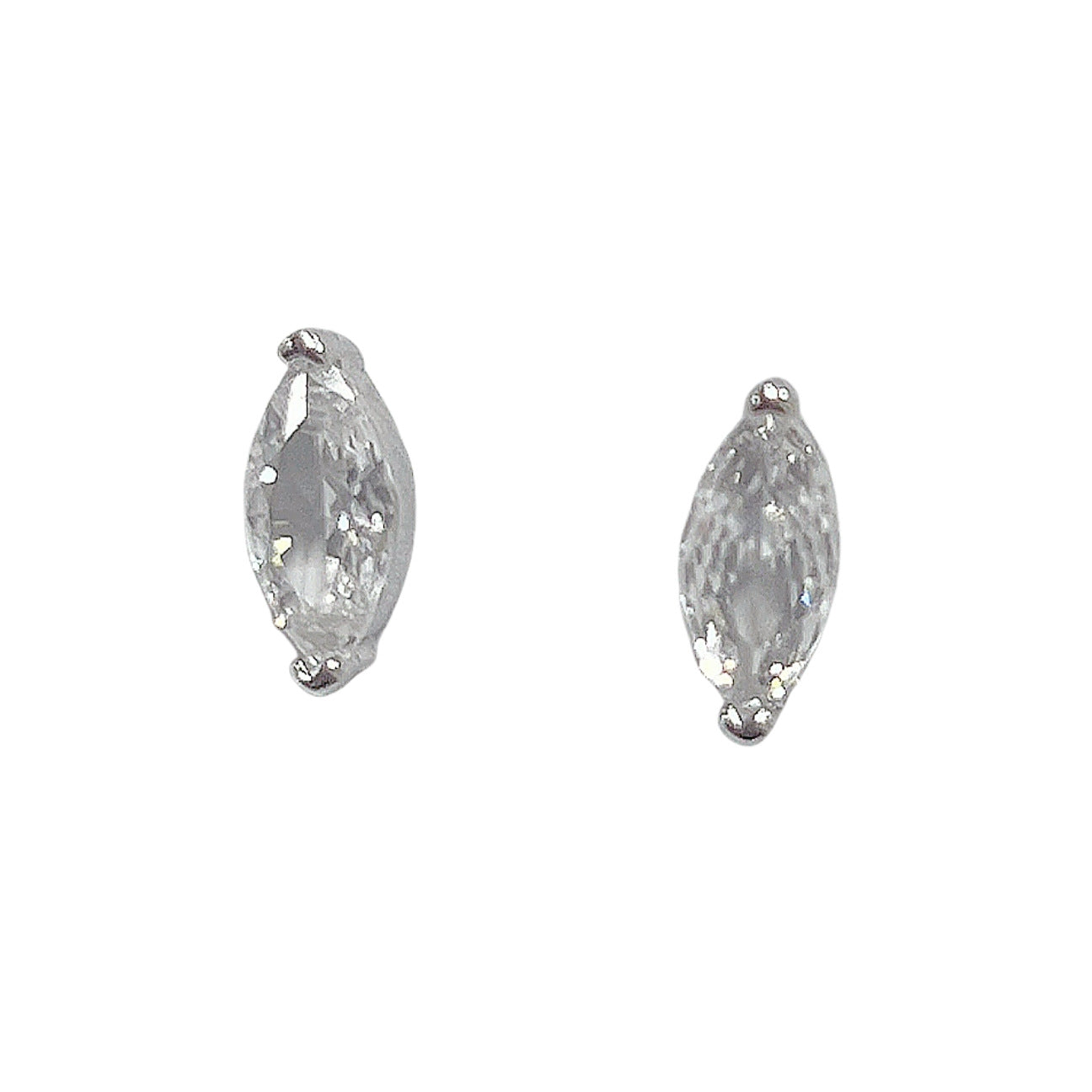 Navette Schliff Diamant Ohrstecker mit Feiner Krappenfassung
