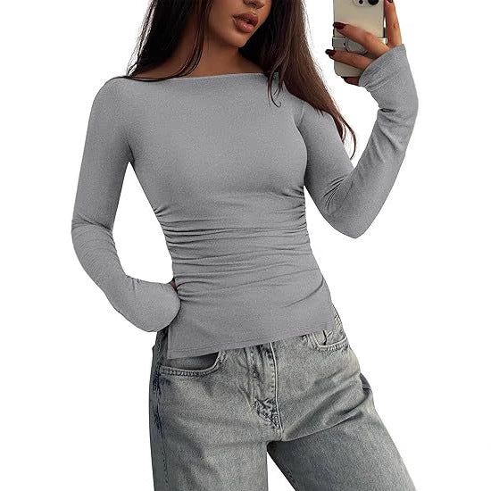 Damen Tailliertes Langarm-Top mit weitem U-Boot-Ausschnitt, Seitlicher Raffung und verlängerten Ärmelbündchen Shop Nory