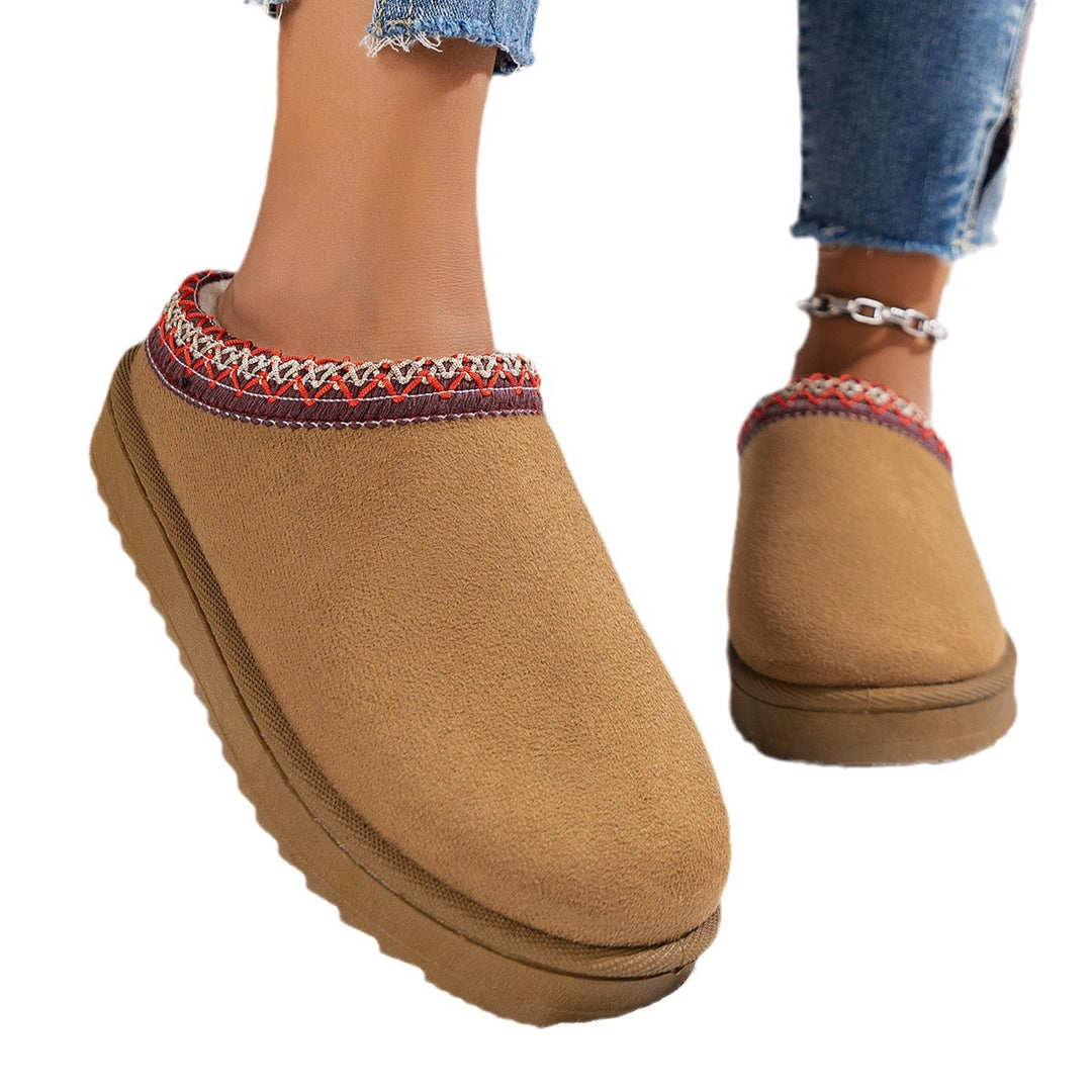 Damen Gefütterte Loafer‑Hausschuhe aus Wildlederimitat mit besticktem Rand und profiliertem Plateau Shop Nory