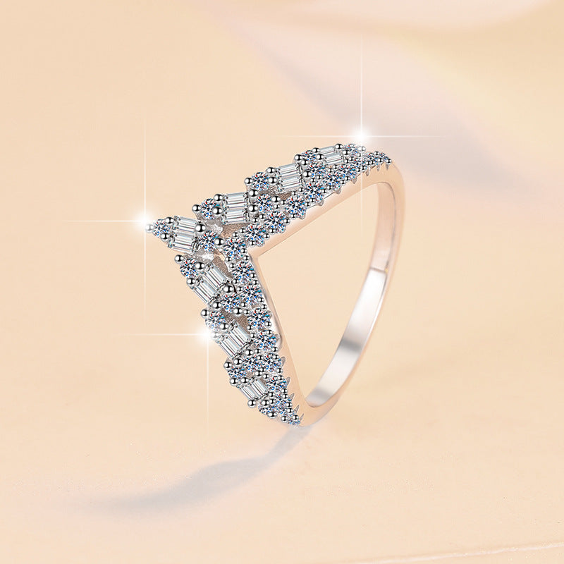 Damen zart verzierter Verlobungsring mit funkelnden Zirkonia Shop Nory