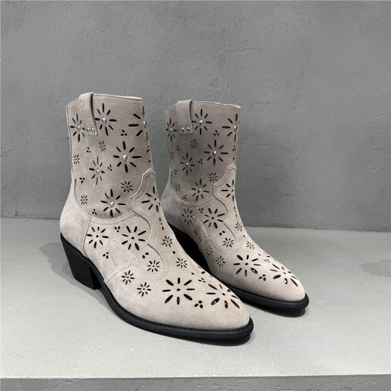 Damen Western‑Stiefeletten aus Wildleder mit Laser‑Cut Blumenmuster und mittelhohem Blockabsatz Shop Nory