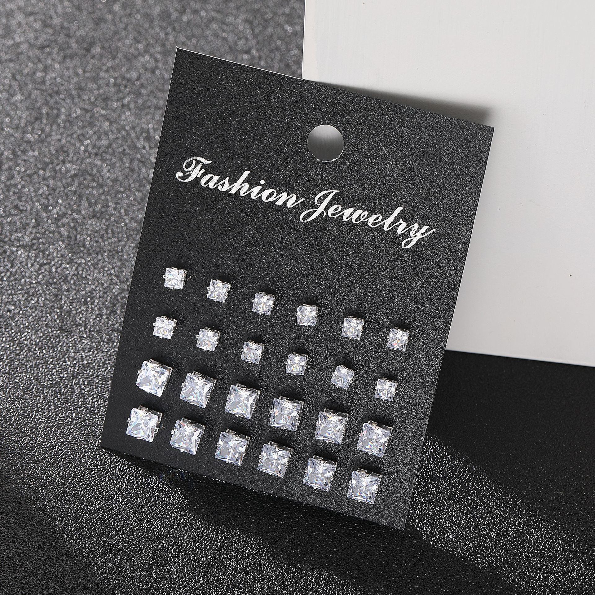 Damen Ohrstecker-Set mit eleganten, funkelnden Kristallen Shop Nory