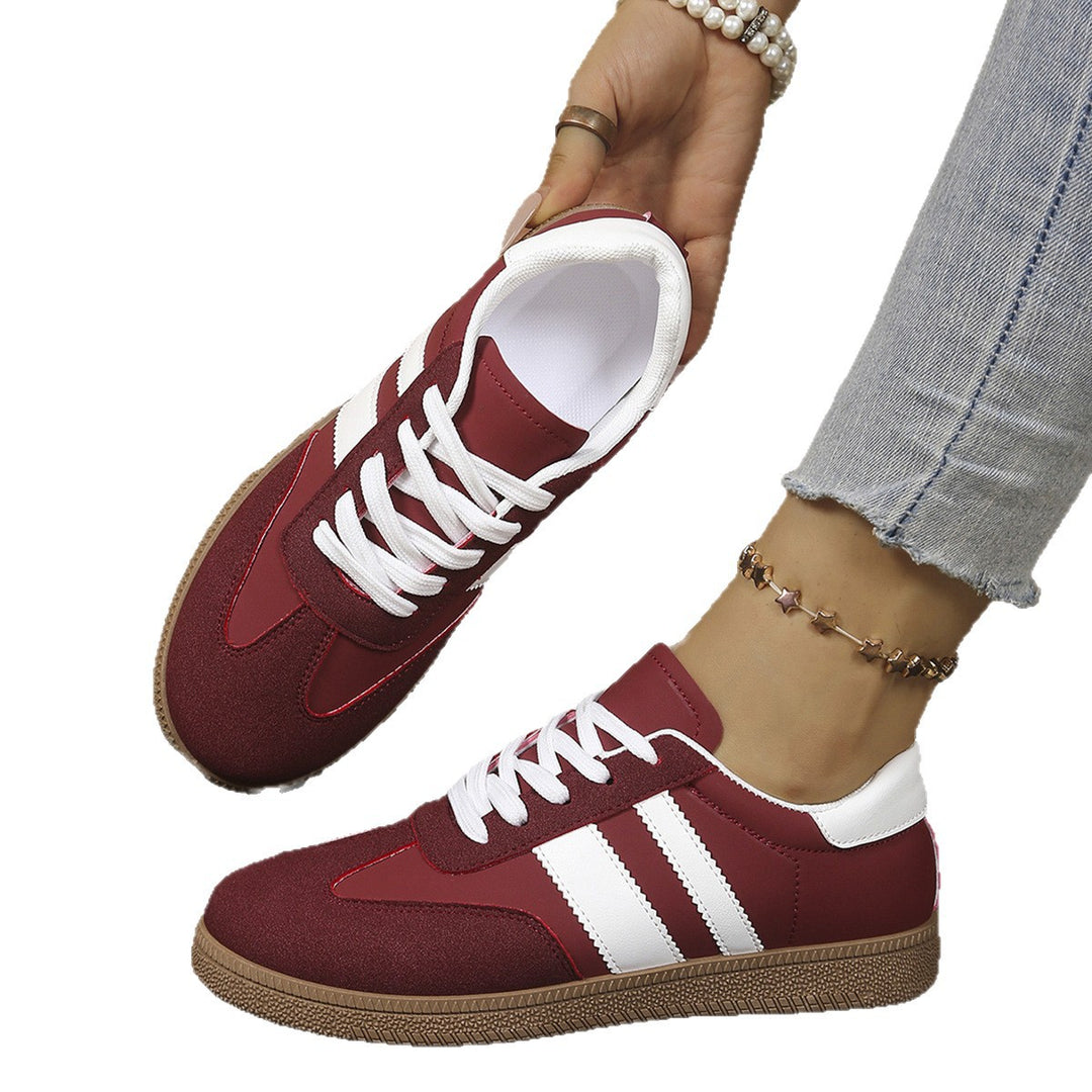 Damen Retro-Sneaker mit Wildleder-Optik, Gumsohle und kontrastierenden Streifen Shop Nory