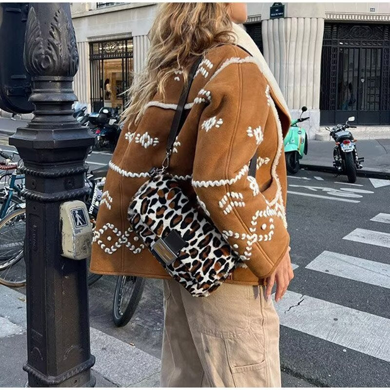 Damen Kurze Velourslederjacke mit Teddyfutter und Zierstickerei Shop Nory