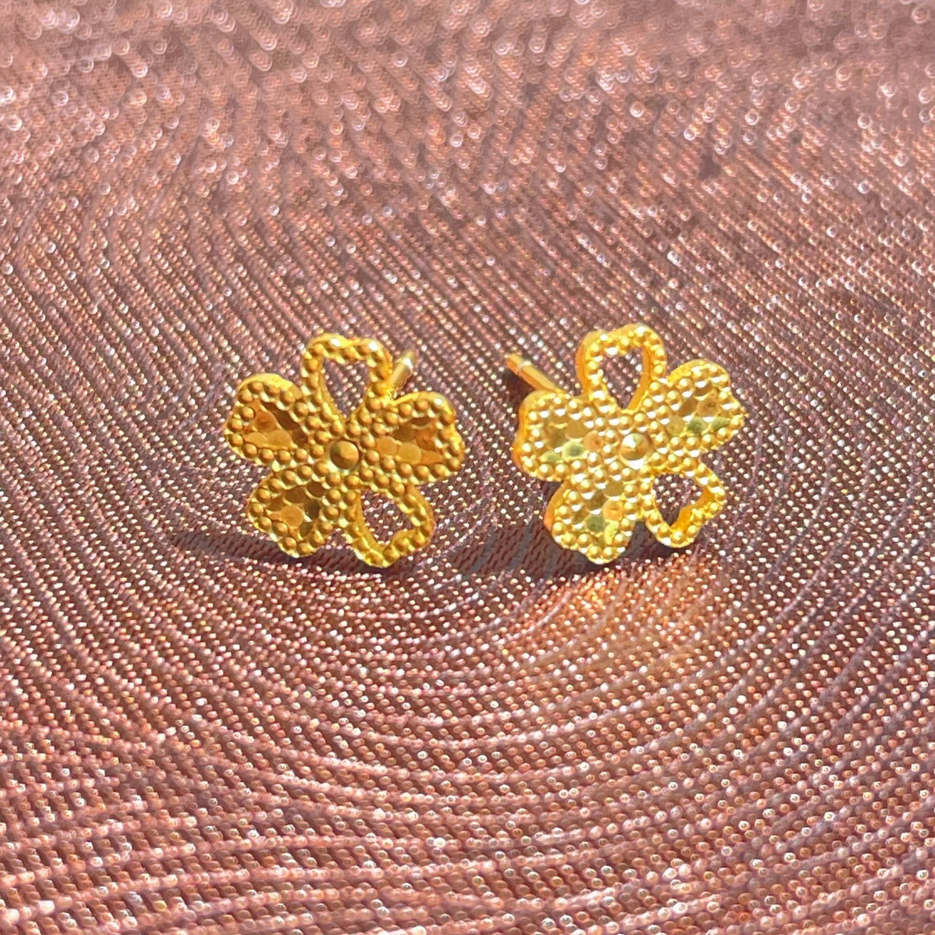 Damen filigrane Blumen-Ohrstecker aus hochwertigem Metall Shop Nory
