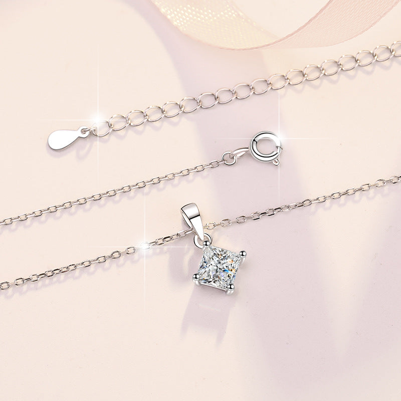 Damen Halskette mit funkelndem rhombusförmigem Anhänger Shop Nory
