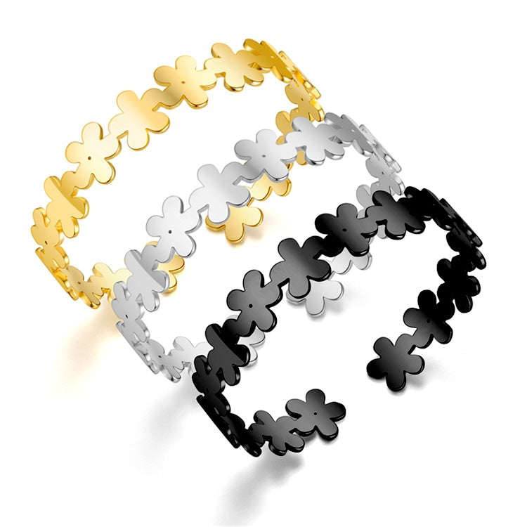 Damen Armreif mit filigranem Blütenmuster Shop Nory