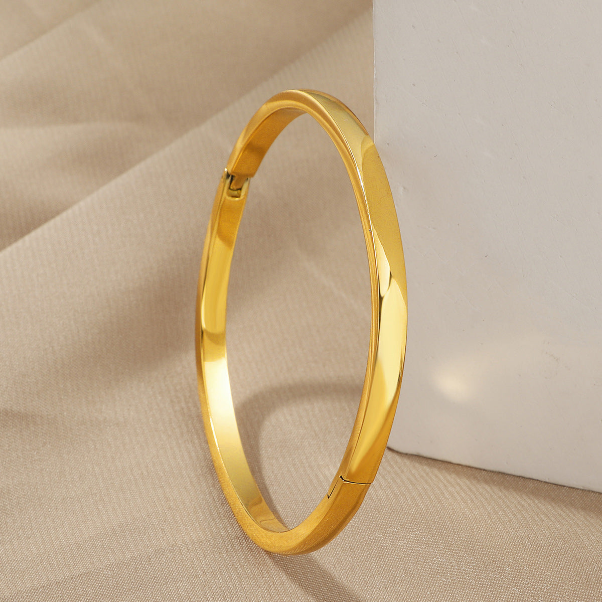Frauen Sleek Gold Armreife Shop Nory