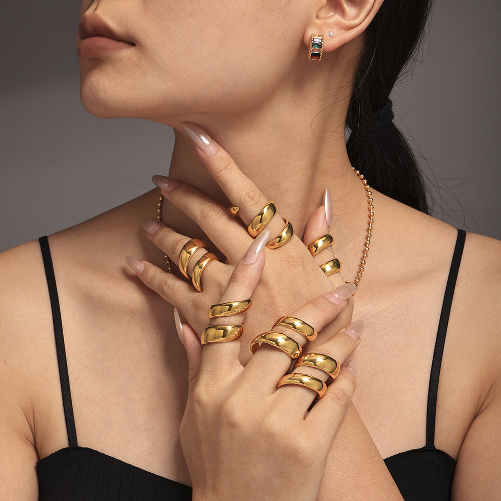 Damenring mit geschwungenem Design aus hochwertigem Edelstahl Shop Nory