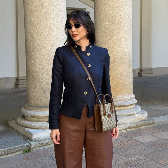 Damen Taillierter Blazer mit Stehkragen und goldenen Zierknöpfen Shop Nory