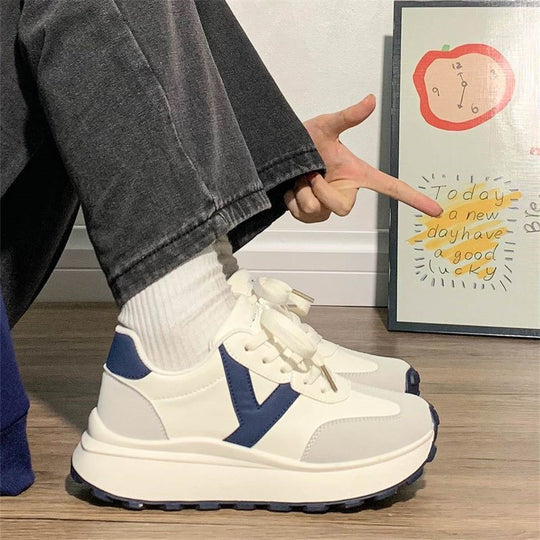 Damen Plateau-Sneaker mit kontrastierendem V-Design, dicker Profilsohle und gepolstertem Komfortkragen Shop Nory