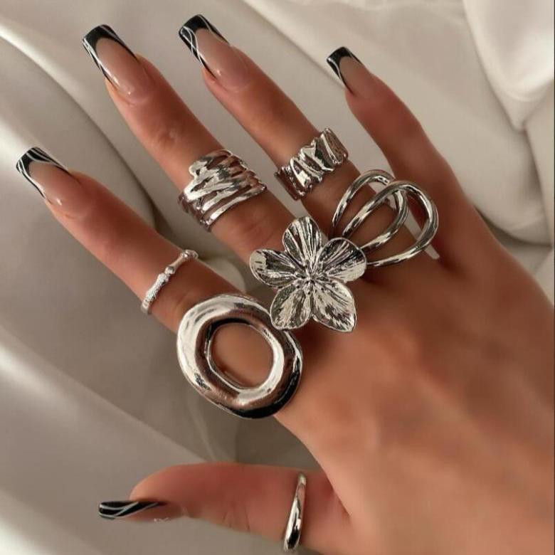 Damen Kreatives Ring-Set mit floralen und geometrischen Elementen Shop Nory