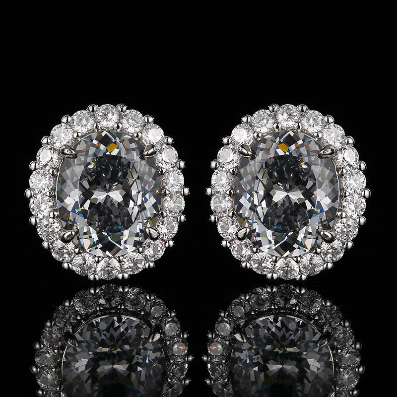 Halo ovaler Anhänger mit Pavé-Zirkonia und Sterlingsilberkette