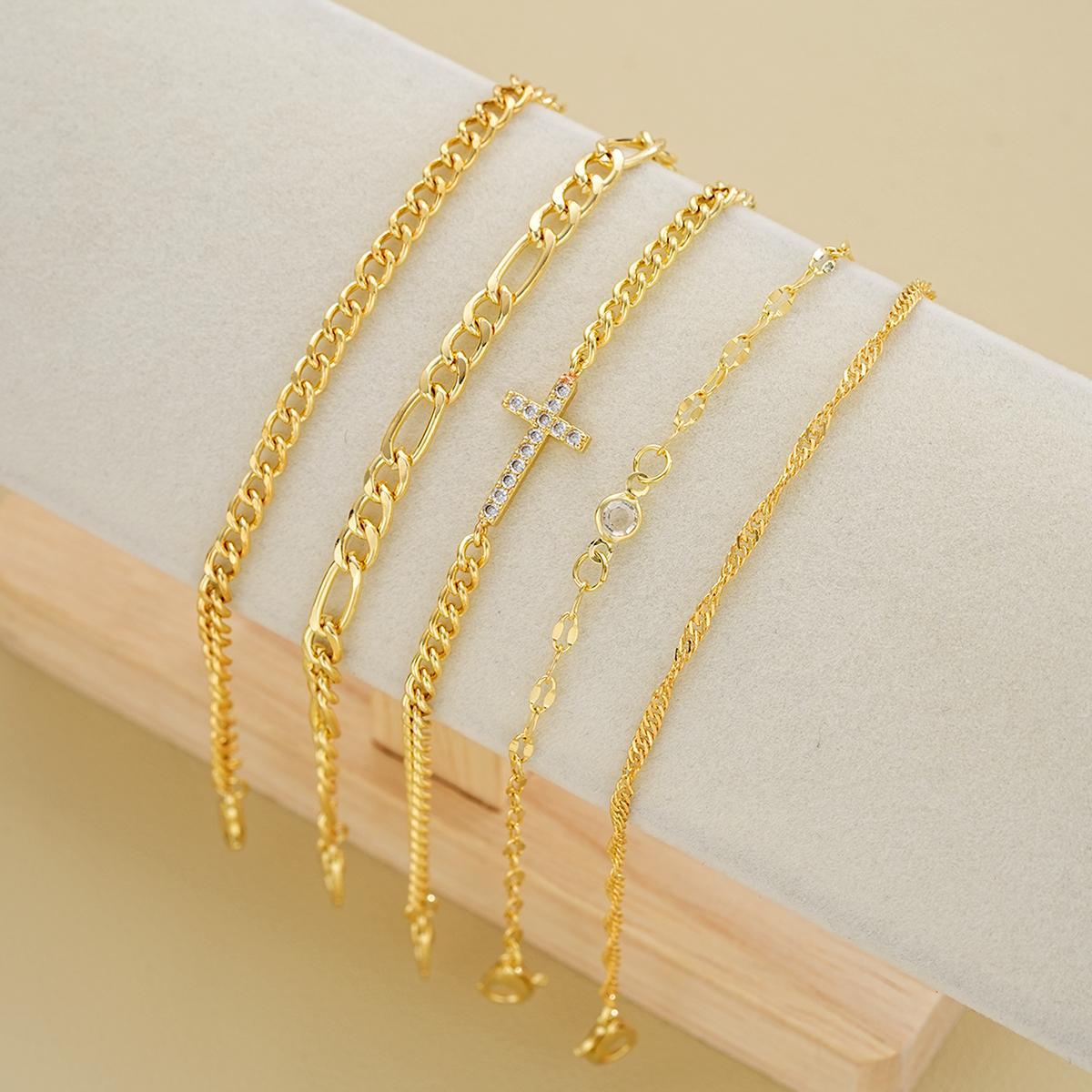 Damen Armband-Kombination mit funkelnden Anhängern und stilvollem Design Shop Nory
