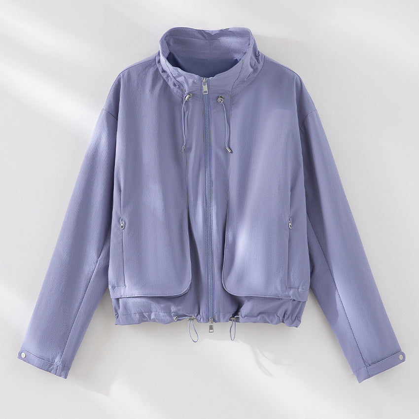 Damen Leichte Kurzjacke mit hohem Kragen, Tunnelzug und aufgesetzten Taschen Shop Nory