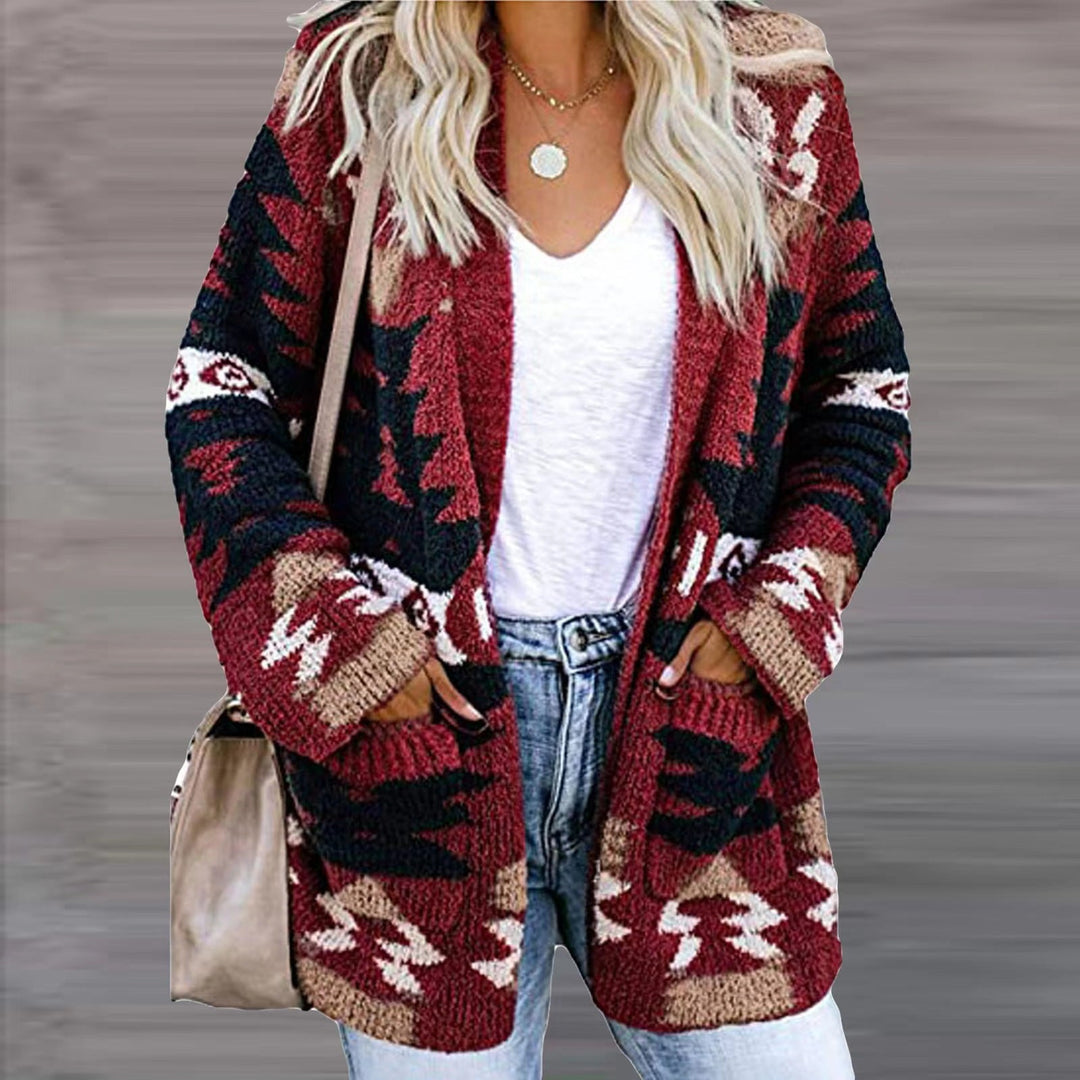 Damen Strickjacke im modernen Ethno-Design mit aufgesetzten Taschen und lässigem Schnitt