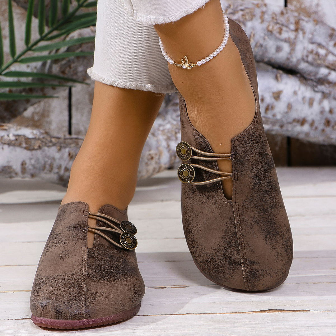 Damen Bequeme geschlossene Slipper mit Zierknöpfen und elastischer Schnürung Shop Nory