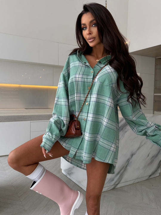 Damen übergroßes Karo-Hemdkleid mit Knopfleiste, Brusttaschen und verlängertem Rückensaum Shop Nory