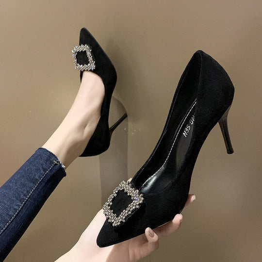 Damen Stiletto-Pumps mit spitzer Zehenpartie und funkelnder Strass-Applikation Shop Nory