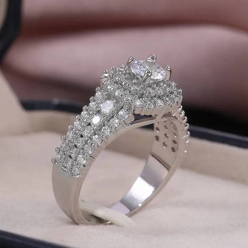 Damen Funkelnder Ring mit kunstvoller Zirkonia-Besetzung Shop Nory