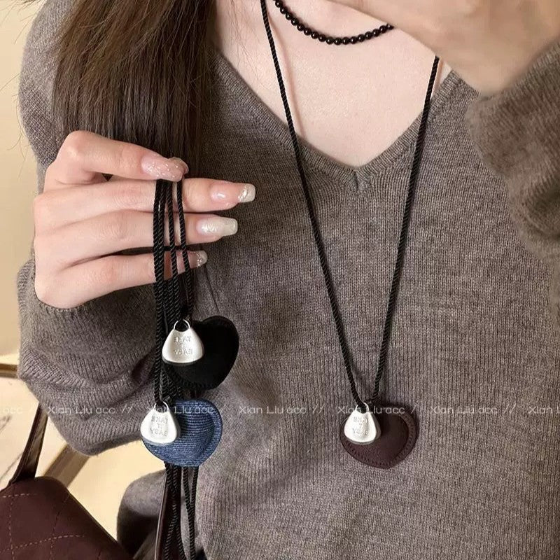 Damen Halskette mit herzförmigem Filzanhänger und Gravur Shop Nory