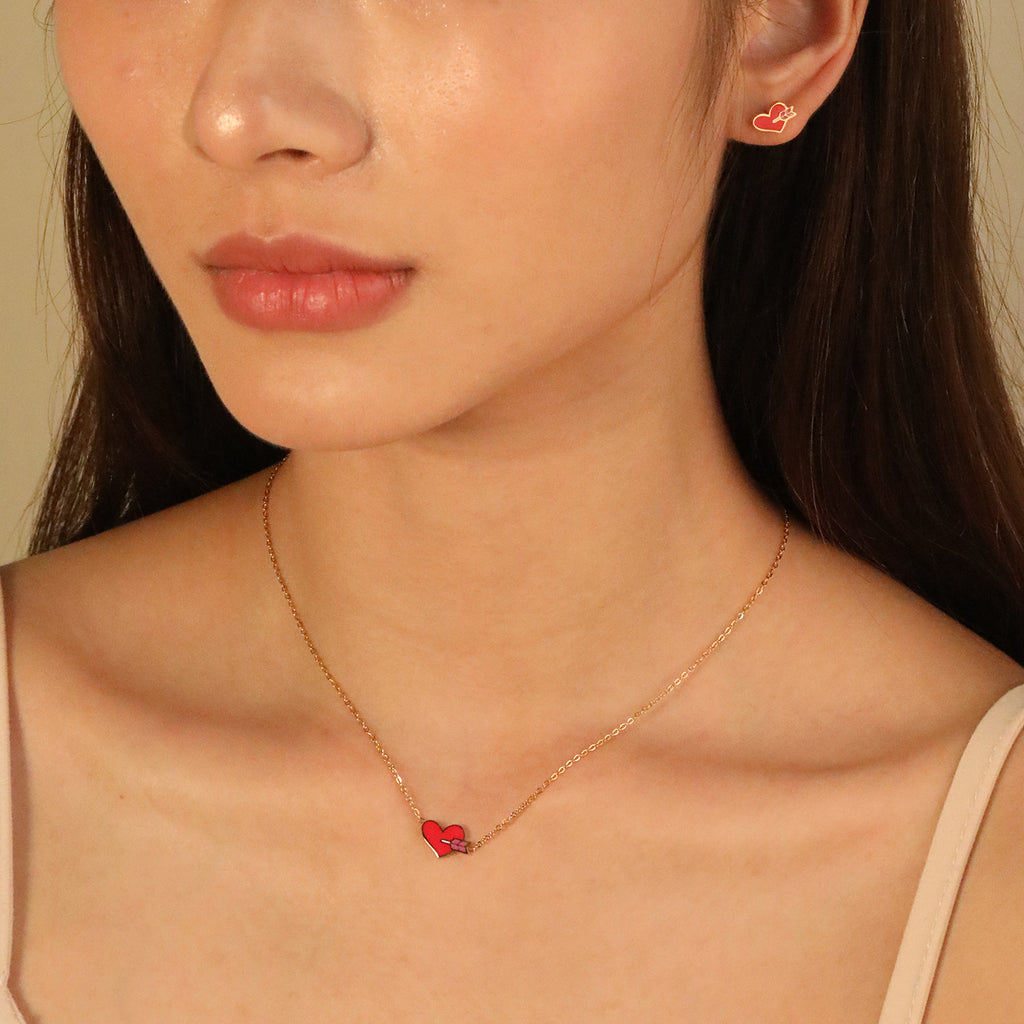 Damen Schmuckset mit rotem Herzanhänger und passenden Ohrsteckern Shop Nory
