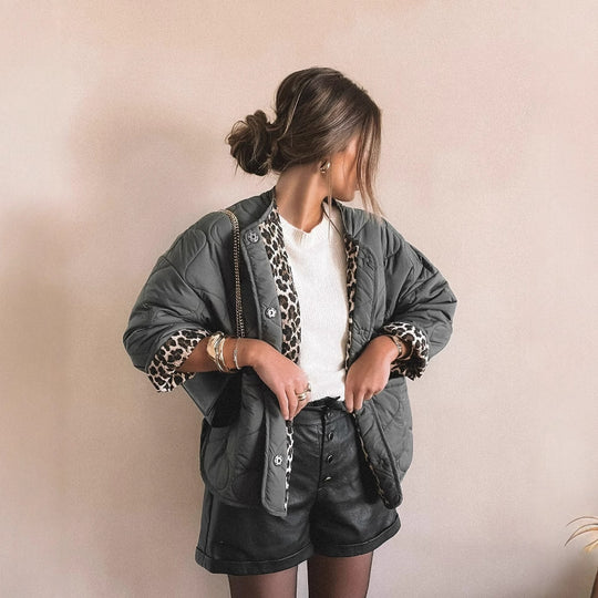Damen Wattierte Kurzjacke im Boxy‑Schnitt mit Stehkragen und Pattentaschen Shop Nory