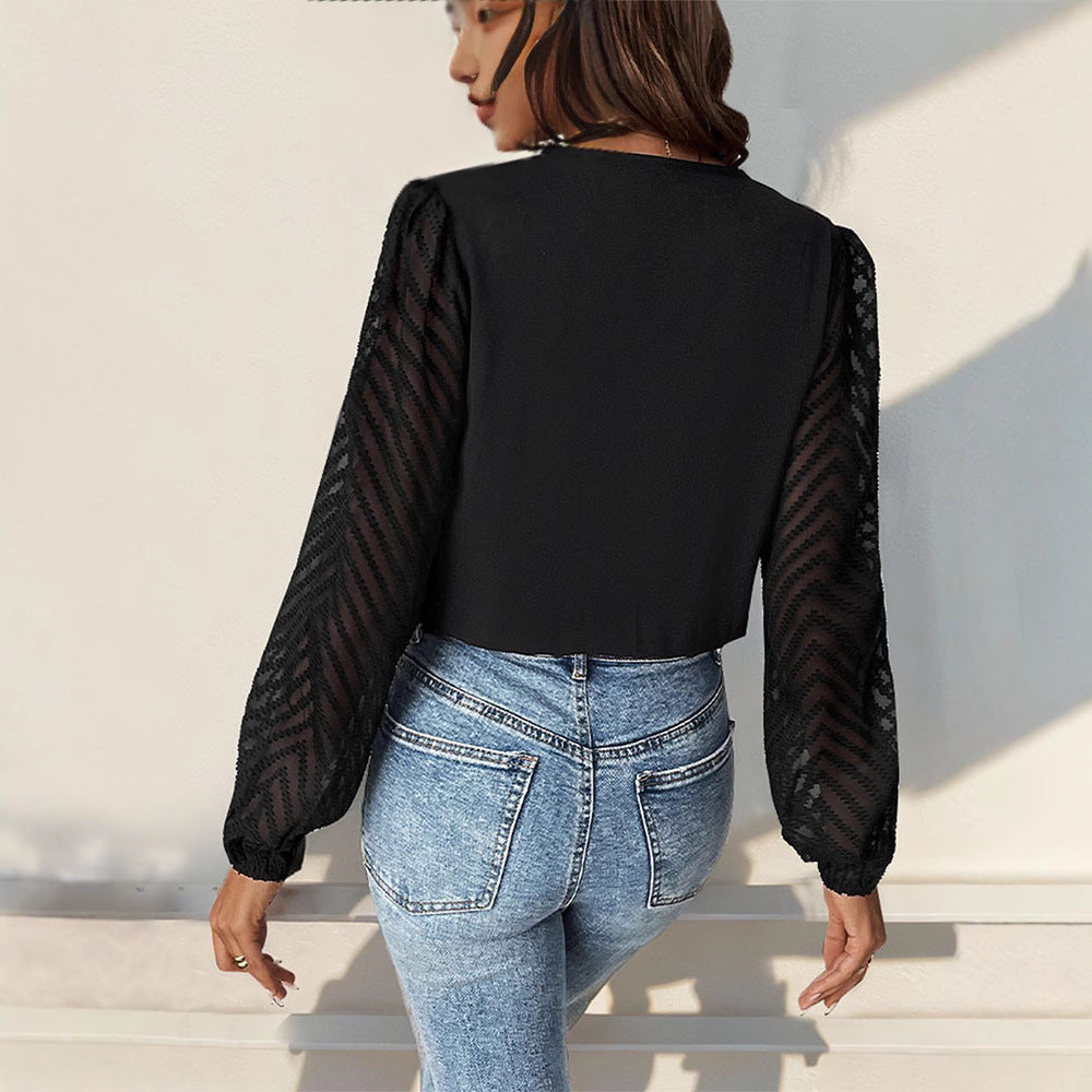 Damen Elegante Wickelbluse mit plissiertem V-Ausschnitt und transparenten Chevron-Ärmeln Shop Nory
