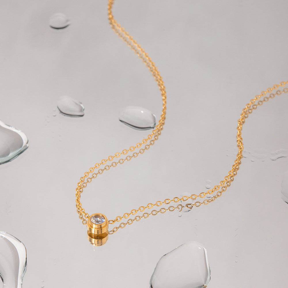 Damen Halskette mit funkelndem Zirkonia-Anhänger und feiner Gliederkette Shop Nory