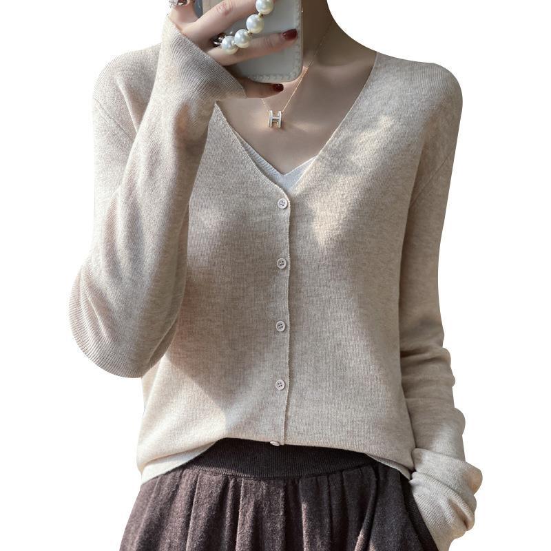 Damen Leichter V‑Ausschnitt‑Cardigan mit kastiger Silhouette und Kaschmir‑Optik Shop Nory