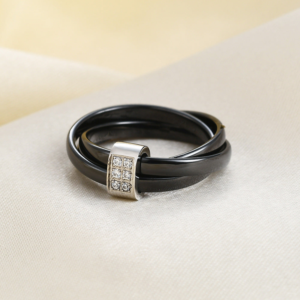 Damen Ring mit elegantem geschwungenem Design und funkelndem Kristallbesatz Shop Nory