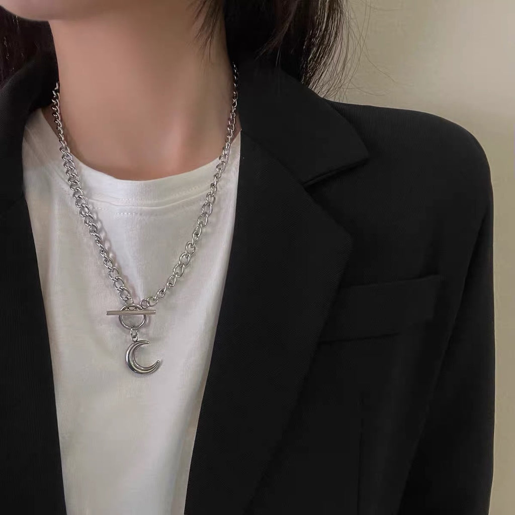 Damen Halskette mit auffälligem Kettenmuster und einzigartigem Verschluss Shop Nory