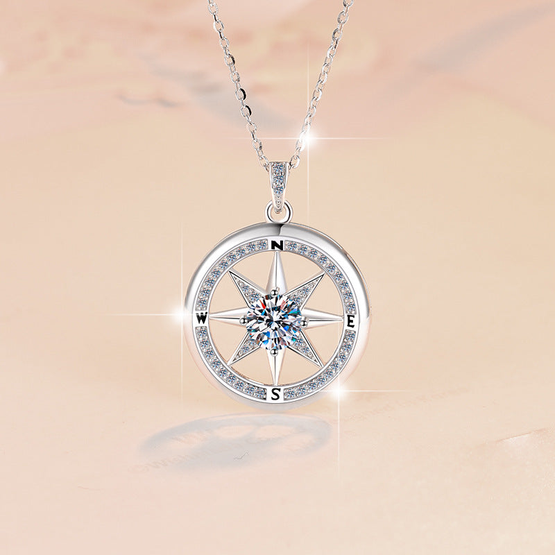 Damen Halskette mit detailliertem Kompass-Anhänger und funkelndem Zirkonia Shop Nory